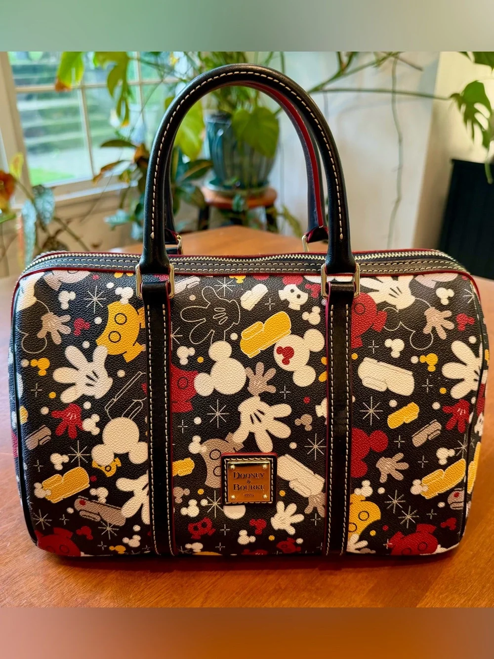 Dooney & Bourke 
